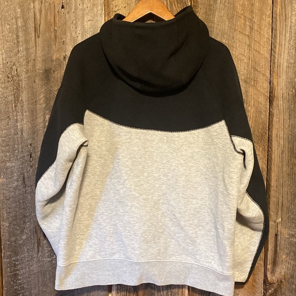 Black and grey Nike tech - Picture 3 of 4